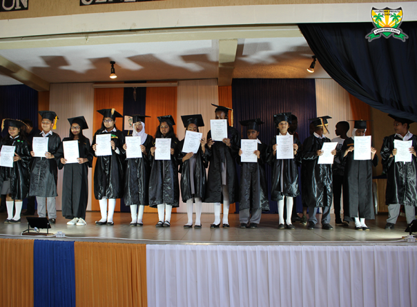 LPS_GraduationPics_Primary_32